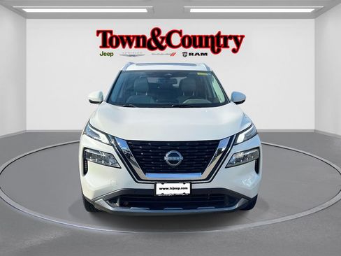 Used 2023 Nissan Rogue SL w/ SL Premium Package image 2