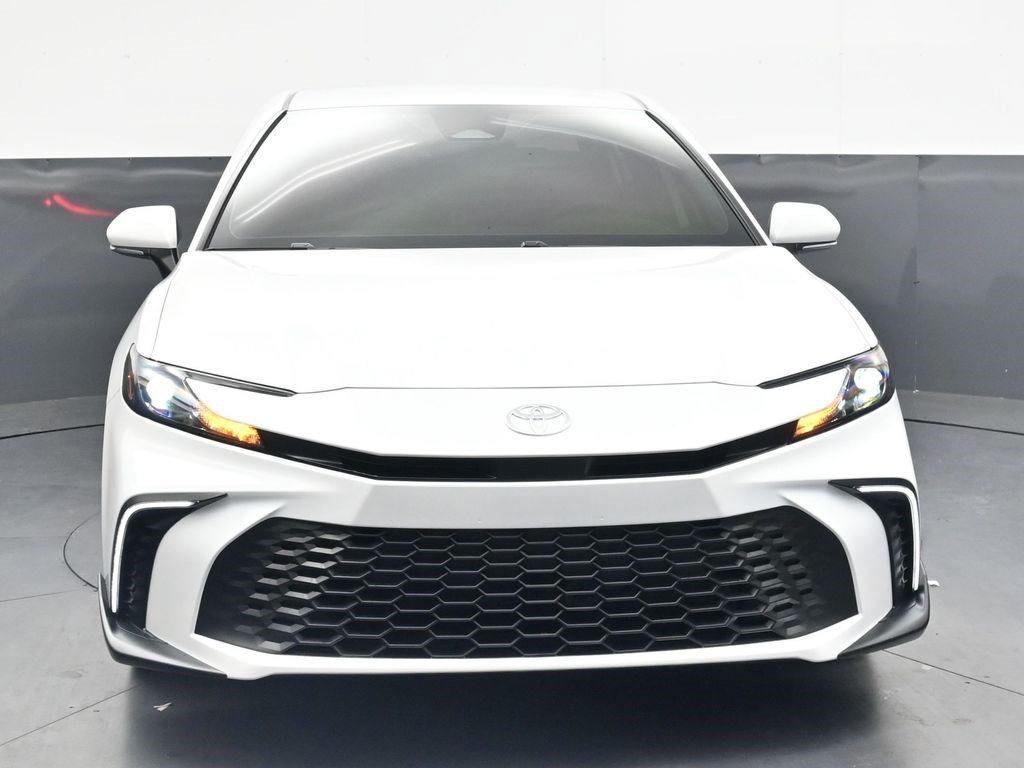 Used 2026 Toyota Camry SE FWD image 9