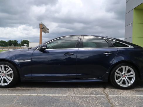 Used 2016 Jaguar XJ R-Sport RWD image 7
