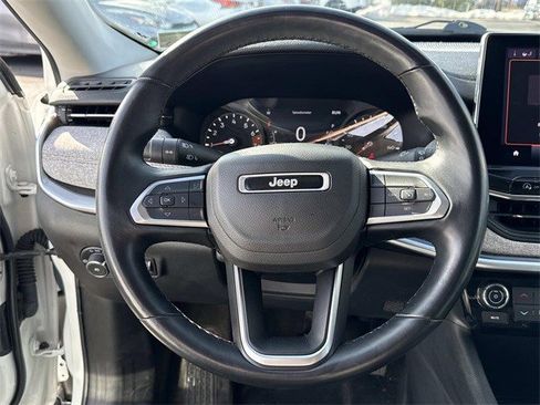 Used 2022 Jeep Compass Latitude w/ Sun and Sound Group image 19