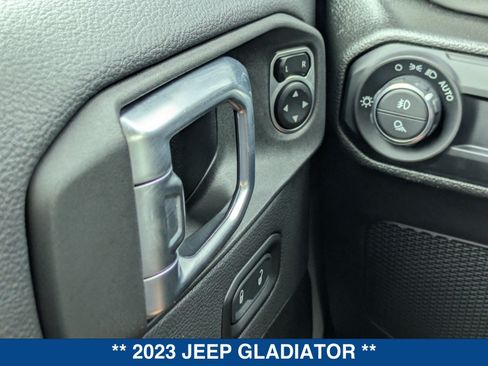 Used 2023 Jeep Gladiator Overland AWD/4WD image 26