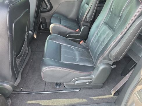 Used 2017 Dodge Grand Caravan GT FWD image 16