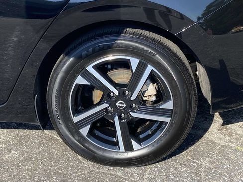 Used 2024 Nissan Sentra SV FWD image 8