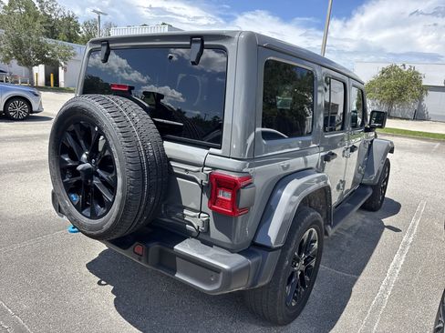 Used 2022 Jeep Wrangler Unlimited Sahara w/ Safety Group AWD/4WD image 2