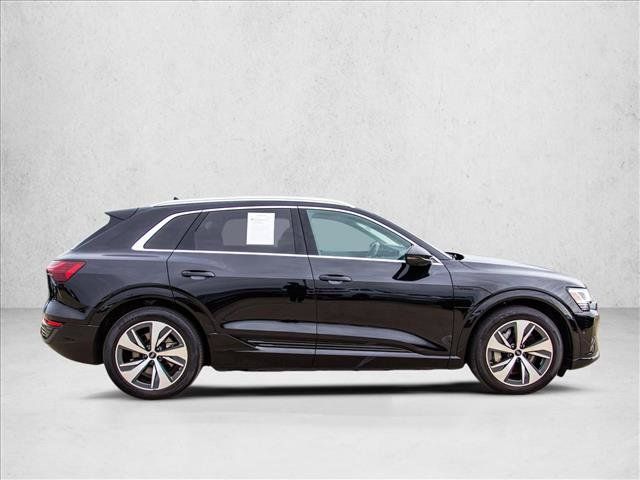 Used 2024 Audi Q8 e-tron Premium Plus AWD/4WD image 4