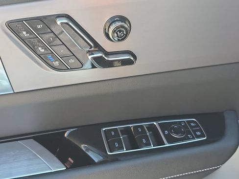 New 2026 Cadillac Vistiq Premium Luxury AWD/4WD image 23