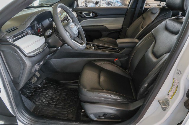Used 2024 Jeep Compass Limited AWD/4WD image 9