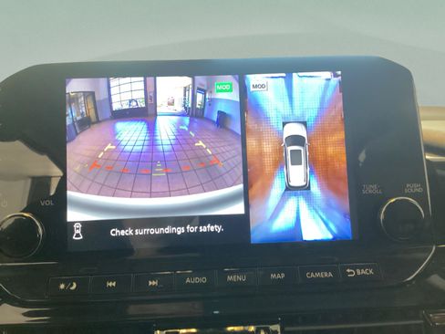 Certified 2025 Nissan Pathfinder Platinum w/ Cargo Package AWD/4WD image 14