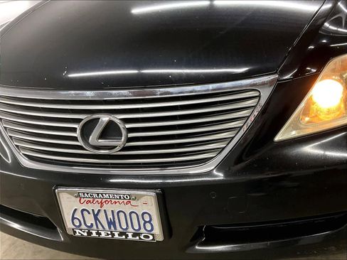 Used 2008 Lexus LS 460 image 32