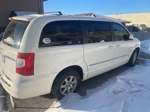 Used 2012 Chrysler Town & Country Touring w/ Entertainment Group #1 image 4