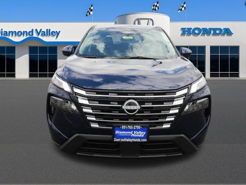 Used 2025 Nissan Rogue SV FWD image 2