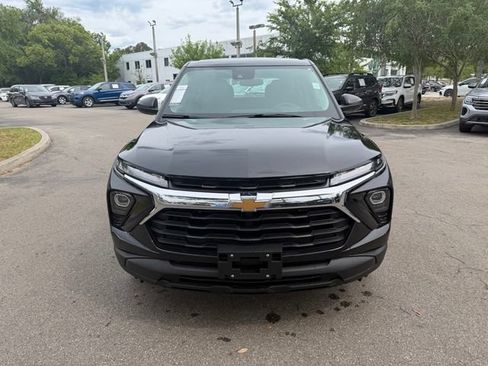 Used 2024 Chevrolet TrailBlazer LS FWD image 2