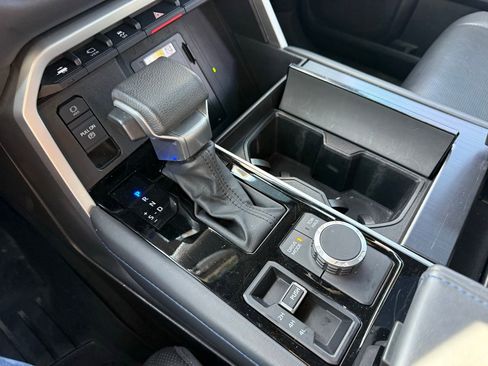 Used 2023 Toyota Sequoia Platinum AWD/4WD image 18