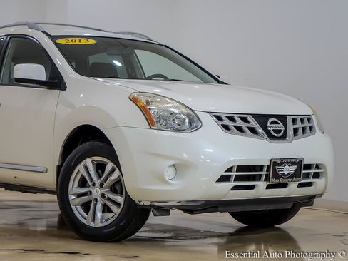 Used 2013 Nissan Rogue SV AWD/4WD image 2