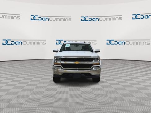 Used 2018 Chevrolet Silverado 1500 LT w/ Trailering Package AWD/4WD image 3