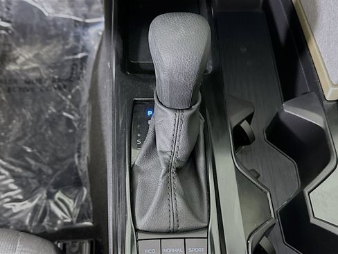 Used 2025 Toyota Camry LE image 21