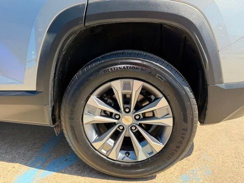 Used 2025 Chevrolet Equinox LT FWD image 6
