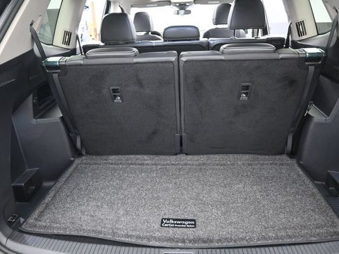 Used 2024 Volkswagen Atlas SE w/ Panoramic Sunroof Package FWD image 31