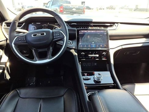 Used 2023 Jeep Grand Cherokee L Limited w/ Luxury Tech Group II AWD/4WD image 25