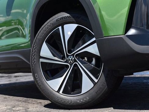New 2026 Volkswagen Taos SE AWD/4WD image 3