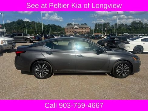 Used 2025 Nissan Altima 2.5 SV FWD image 9