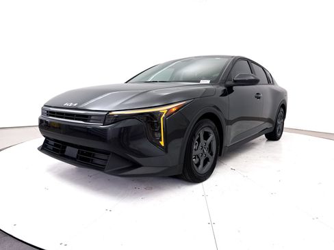 Certified 2025 Kia K4 FWD image 13
