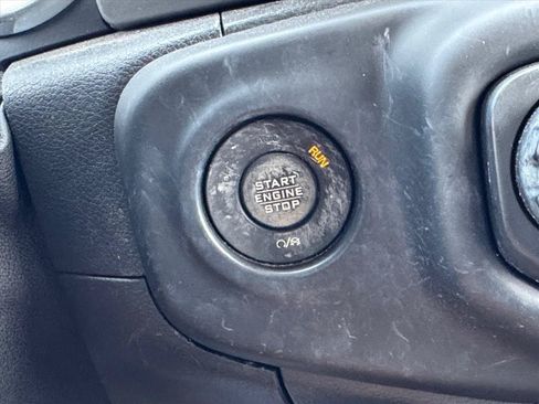 Used 2018 Jeep Wrangler Unlimited Sahara AWD/4WD image 21