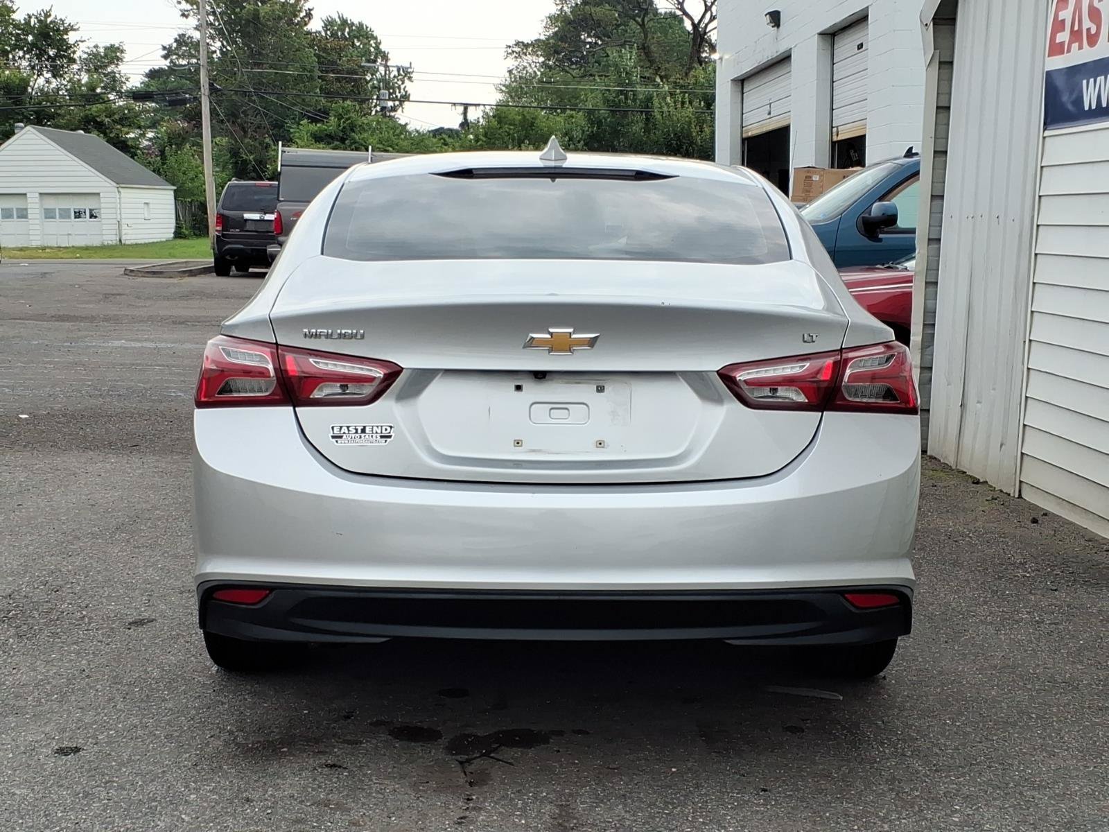 Used 2019 Chevrolet Malibu LT FWD image 4