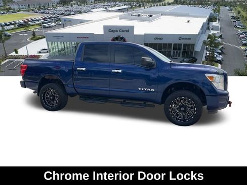 Used 2021 Nissan Titan SV w/ SV Convenience Package RWD image 11