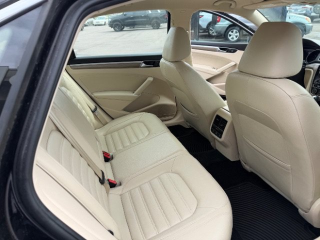 Used 2017 Volkswagen Passat 1.8T SEL Premium FWD image 26