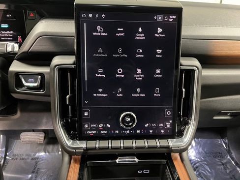 Used 2025 GMC Yukon XL Denali image 37