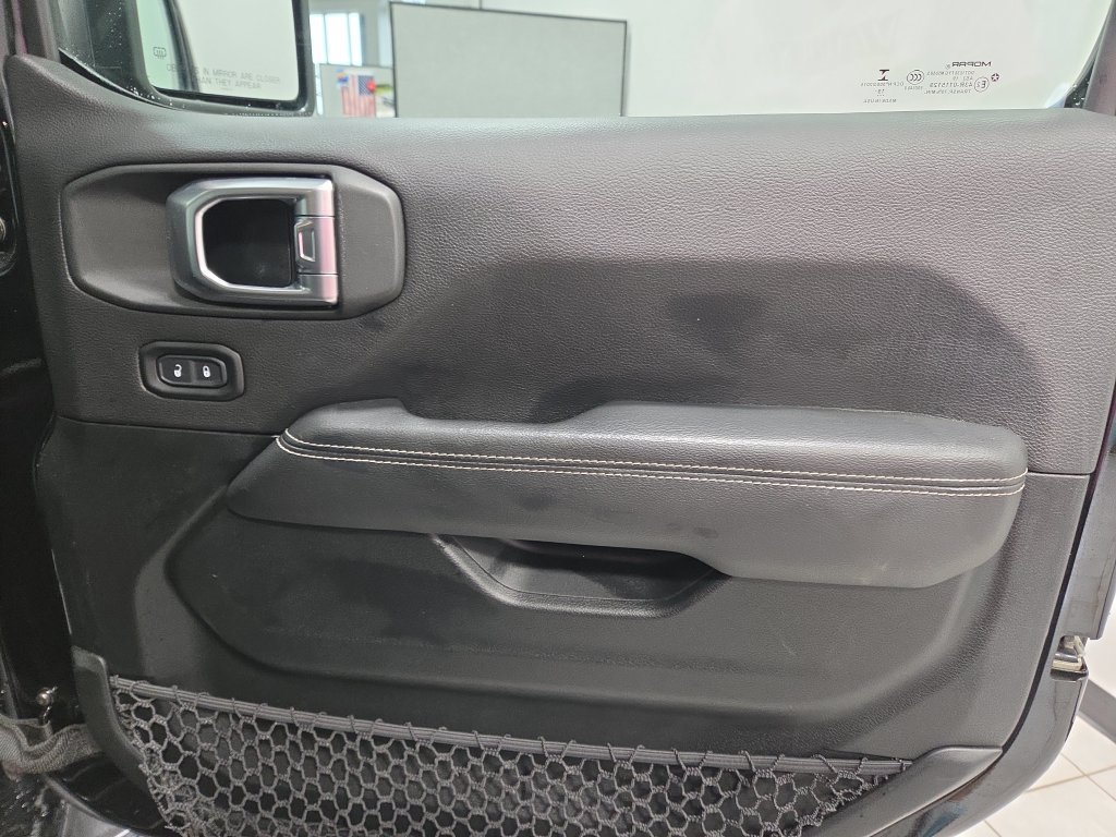 Used 2020 Jeep Wrangler Unlimited Sahara AWD/4WD image 18