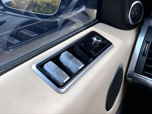 Used 2019 Land Rover Range Rover Sport Supercharged image 36