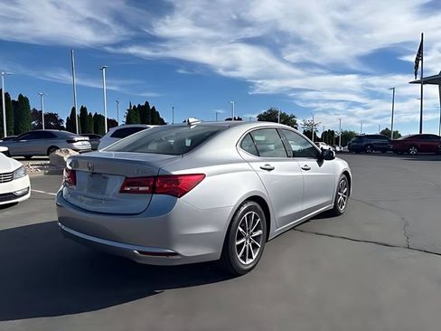 Used 2018 Acura TLX FWD image 4