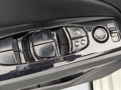 Certified 2023 Nissan Altima 2.5 SV image 8