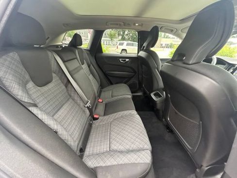 Used 2023 Volvo XC60 B5 Core AWD/4WD image 13