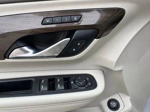 Used 2020 GMC Terrain Denali w/ Denali Premium Package image 12