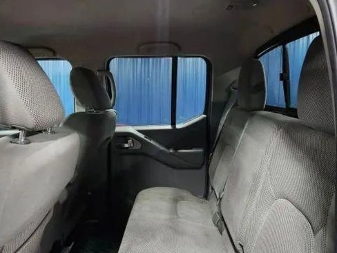 Used 2014 Nissan Frontier SV image 22