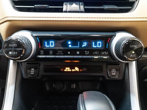 Used 2025 Toyota RAV4 XLE AWD/4WD image 26
