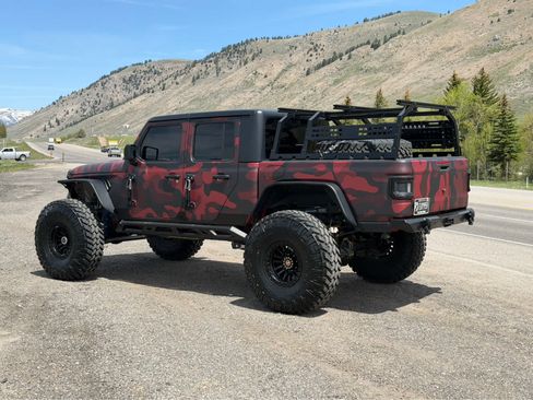 Used 2022 Jeep Gladiator Rubicon w/ Trailer Tow Package AWD/4WD image 3