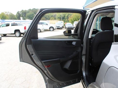 Used 2022 Ford Escape SE image 20