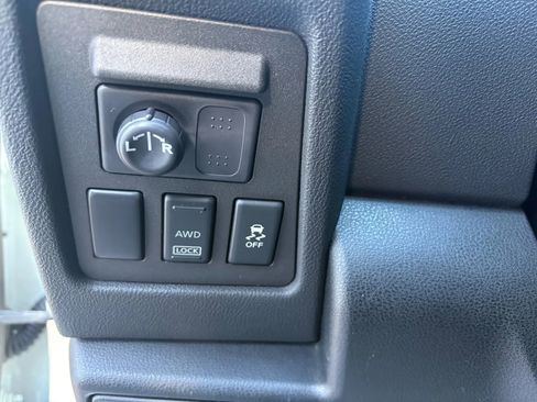 Used 2012 Nissan Rogue S image 16