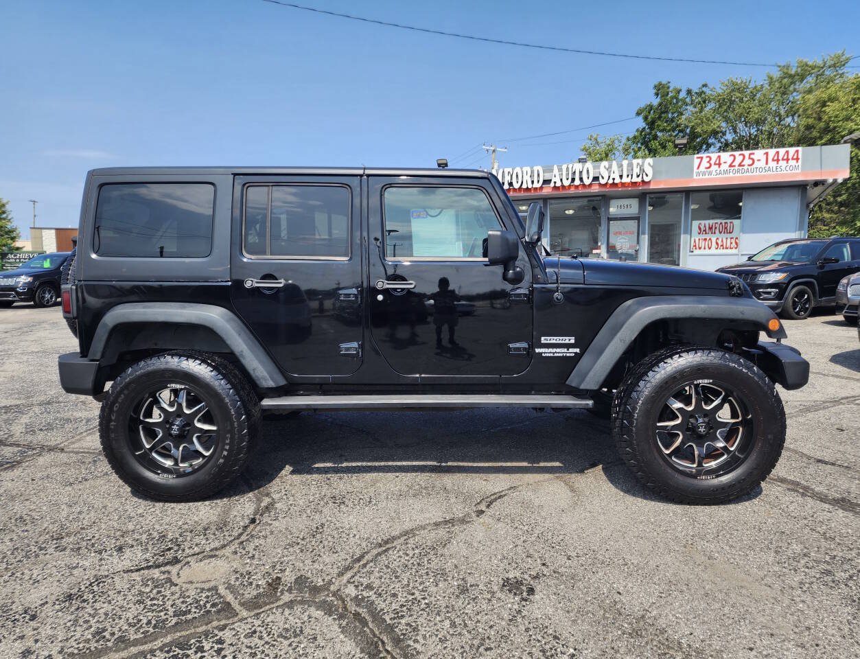 Used 2013 Jeep Wrangler Unlimited Sport AWD/4WD image 10