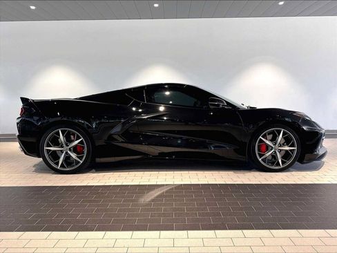 Used 2022 Chevrolet Corvette Stingray Premium Cpe w/ Z51 Performance Package RWD image 11