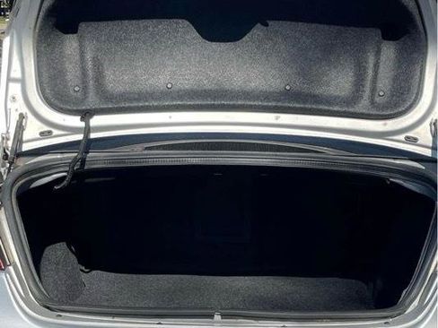 Used 2012 Chrysler 200 Touring FWD image 10