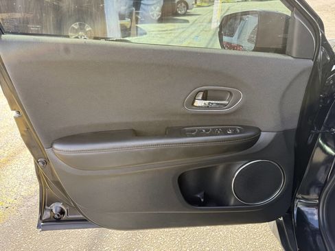 Used 2019 Honda HR-V EX image 17