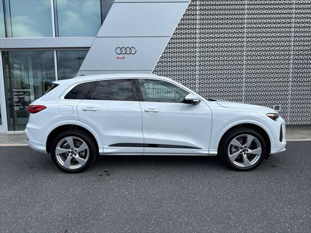 Used 2025 Audi Q5 Premium Plus AWD/4WD image 2