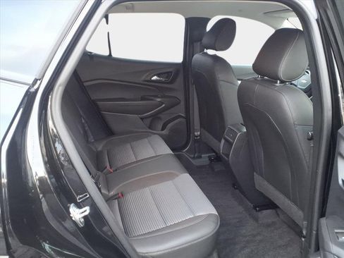 Used 2024 Chevrolet Trax LT image 15