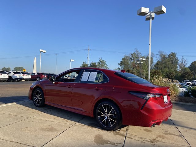 Used 2023 Toyota Camry SE FWD image 8