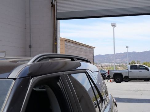 Used 2025 Ford Explorer Active RWD image 16